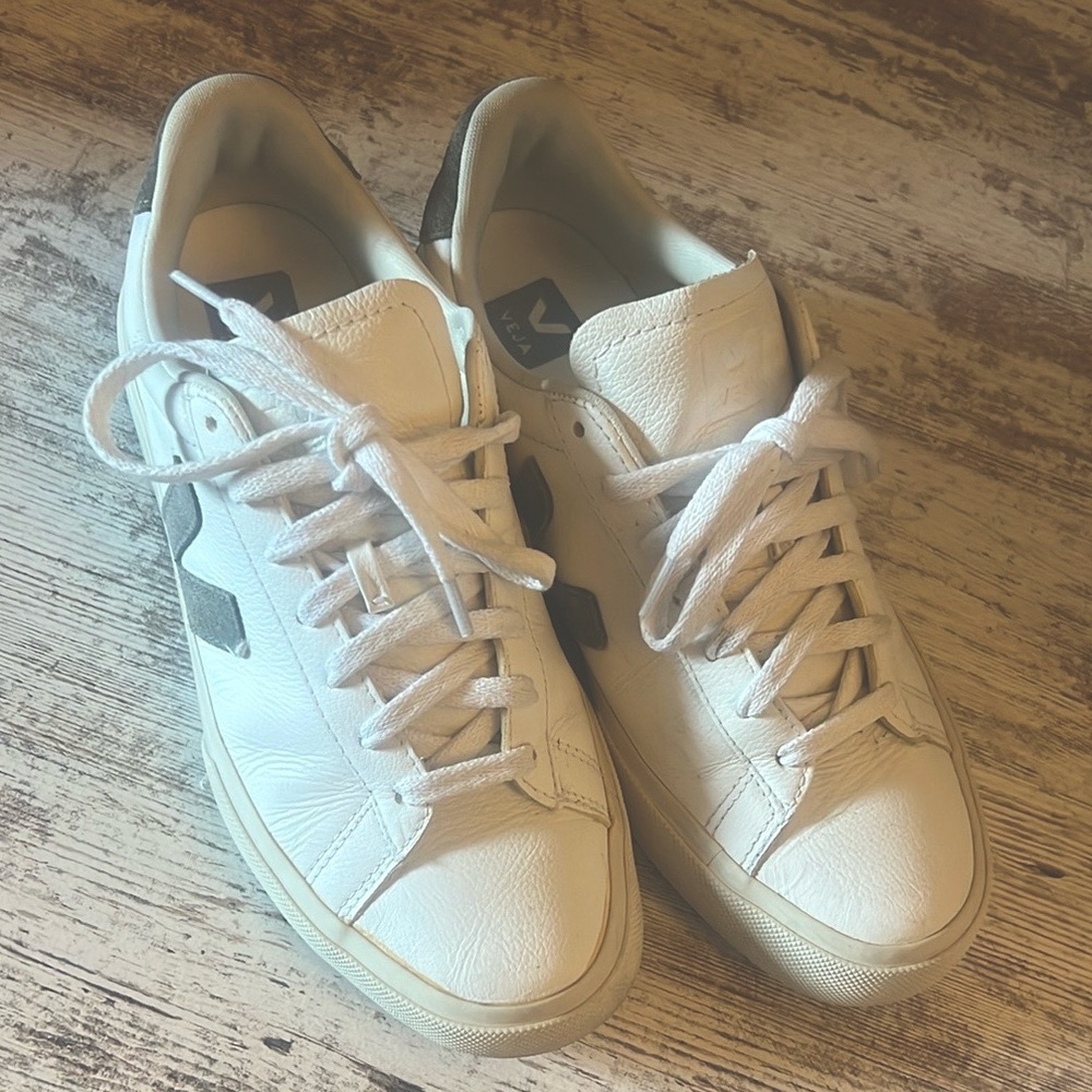 Veja Campo Sneakers Size 41 Women’s 10 Chrome Free/Extra White Charcoal Grey